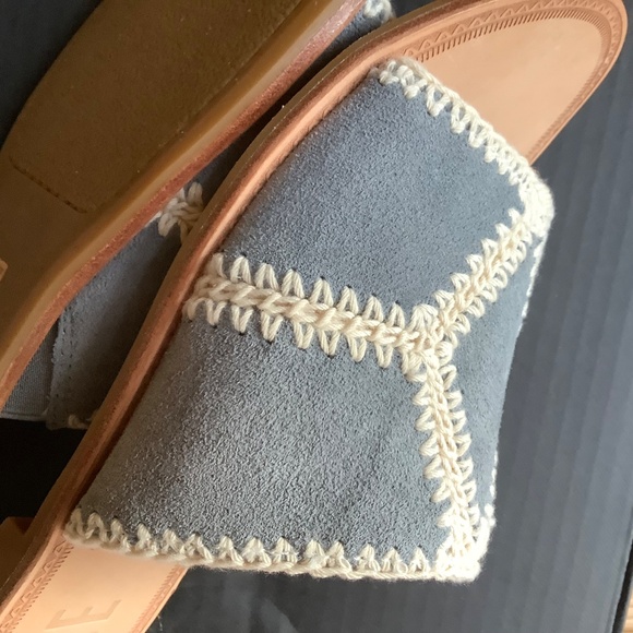 FRYE Ava Crochet Leather Slide Sandals Steel Blue SZ 9 - Picture 12 of 16